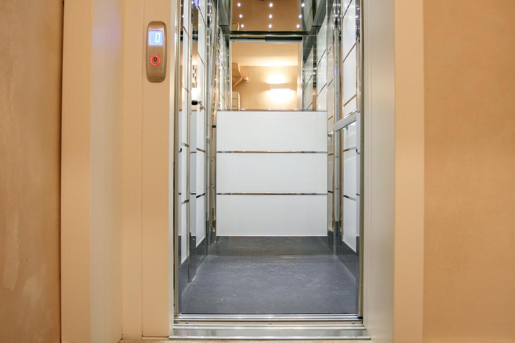 Sui Tetti Luxury Rooms Lecce Exterior foto